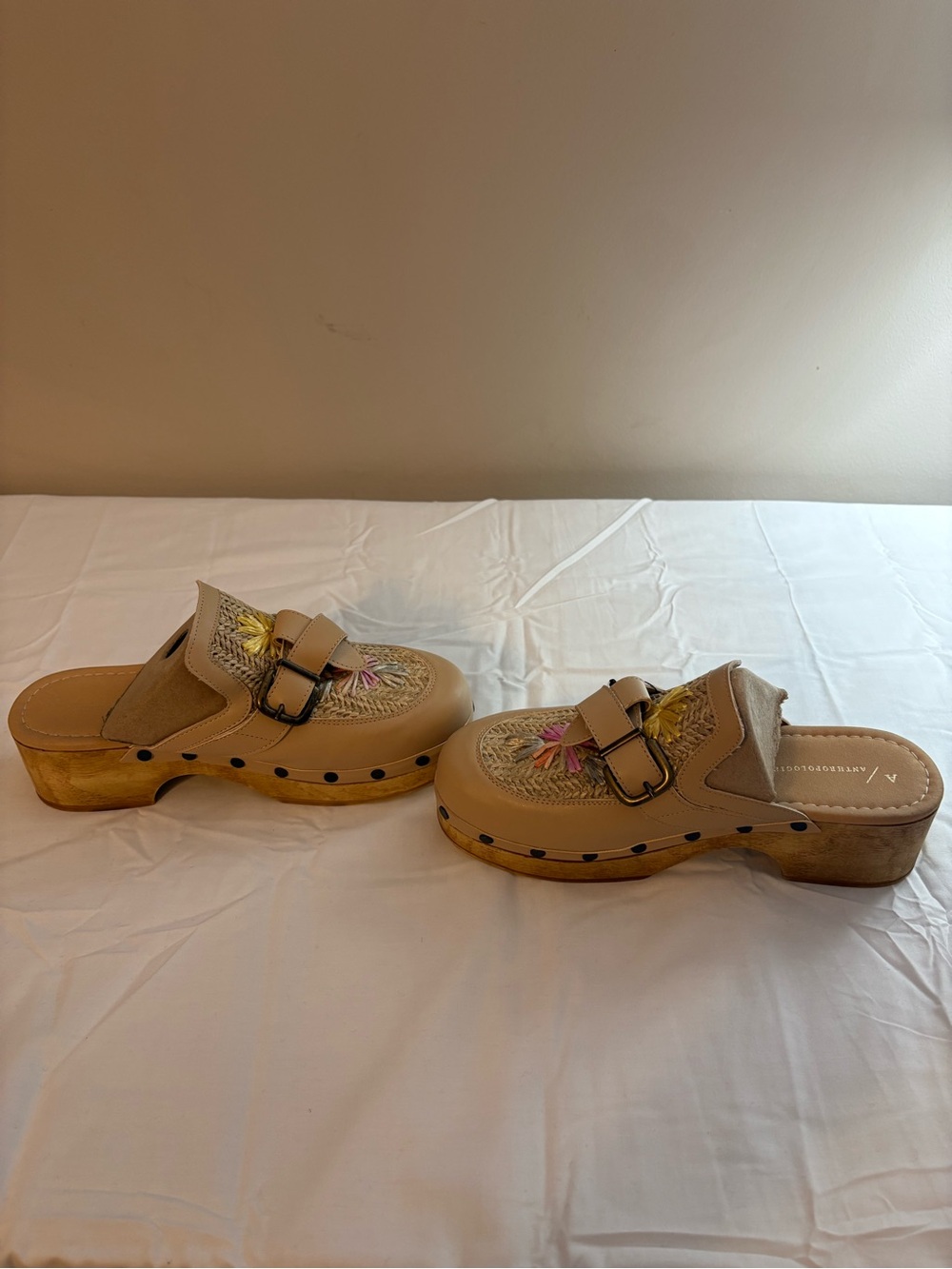 Beige Embroidered Leather Clog Mules by Anthropologie Size 9 NWOB